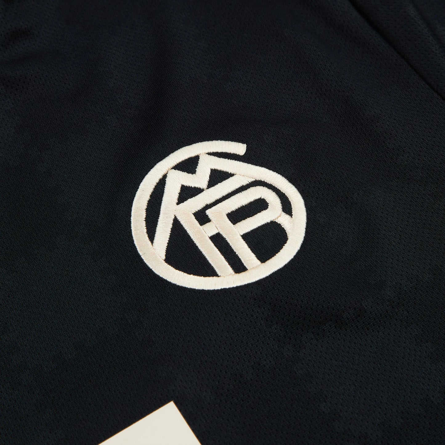 2025-26 FC Bayern München Ausweichtrikot